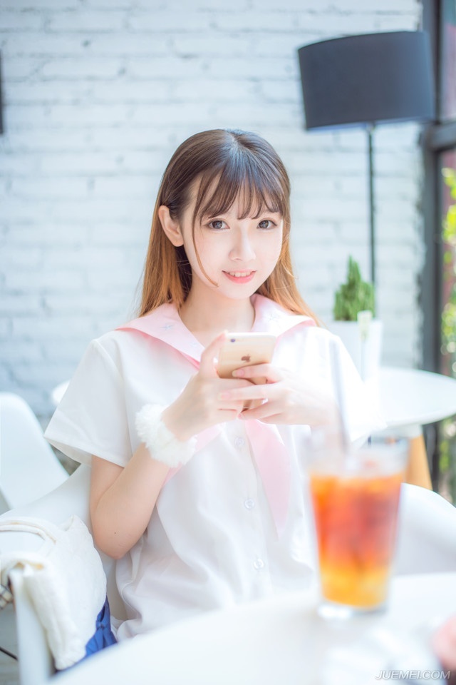 “好！”魏延点点头，他乃主帅，这些事情，自然责无旁贷，只是皱眉看向庞统道：“士元，那诸葛亮真有那么厉害？”